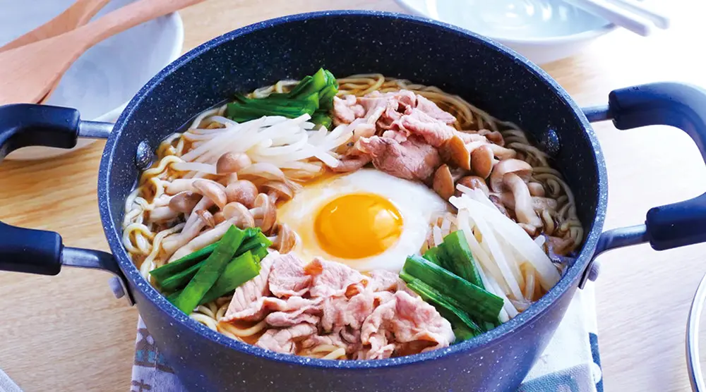 もやしときのこで！スタミナにんにく煮込みラーメン